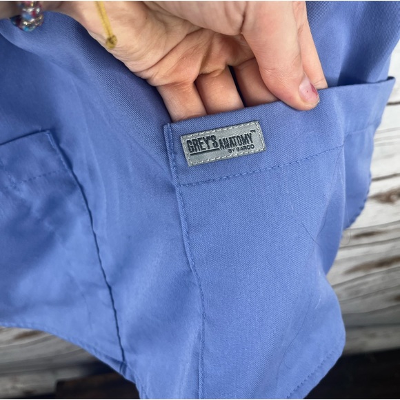 Sky blue greys anatomy by barco scrubs - Picture 4 of 4